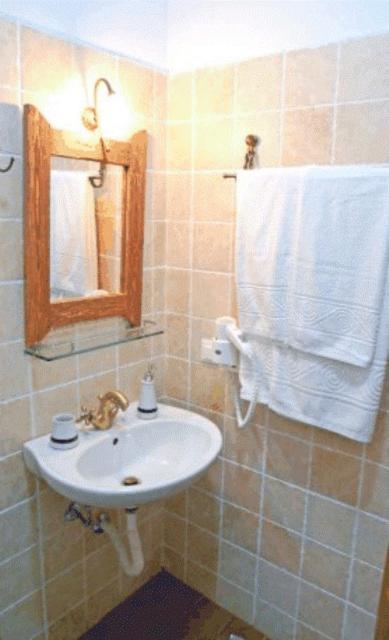 Nimbus Guesthouse Sidhirokhorion Bagian luar foto
